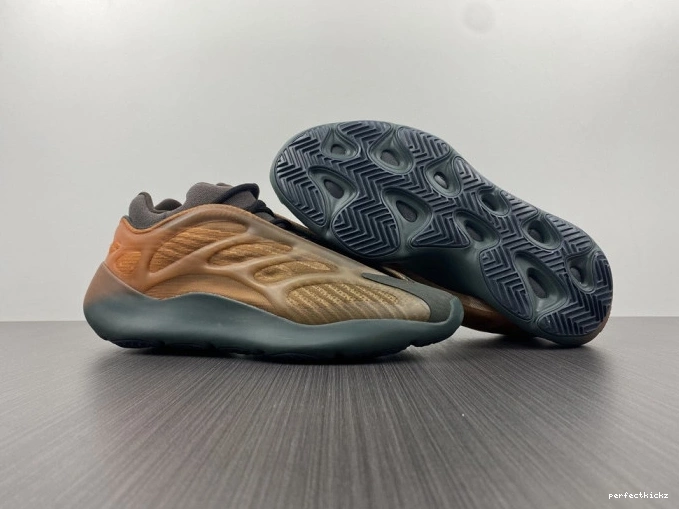 Yeezy Adidas V3 700 GY4109 Boost Copfade 0716